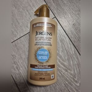 Jergens Natural Glow Hydra Gel Moisturizer. Medium To Deep Face & Body Tanner